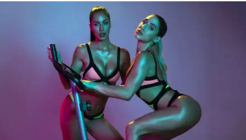 Working Out The Kinks – Abella Danger, Desiree Dulce
