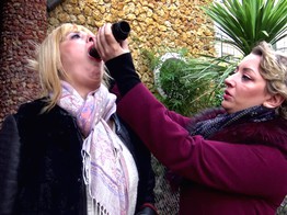 jacquieetmicheltv – Submission experience for Zhelia with Cali!