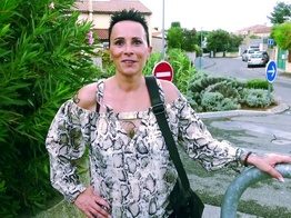 jacquieetmicheltv – Chana, 49 years old, family helper in Liège!