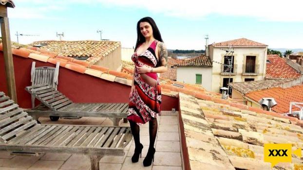 jacquieetmicheltv – Marina melts for Heivy …